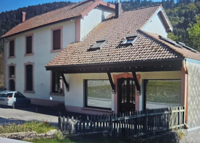 Апартаменты Le Chant De La Riviere *